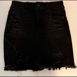 All black American Eagle skirt